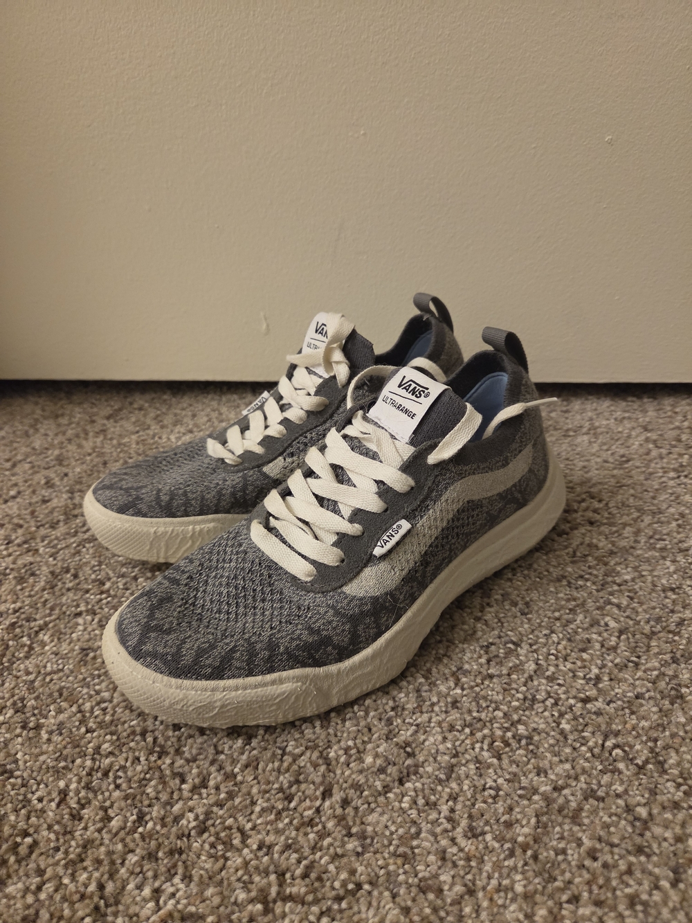 Vans Women's Gray Knit Ultrarange Athletic Sneakers